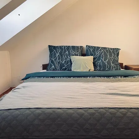 Apartment Romantic Getaway In Oldtown With Perfect View Bratislava